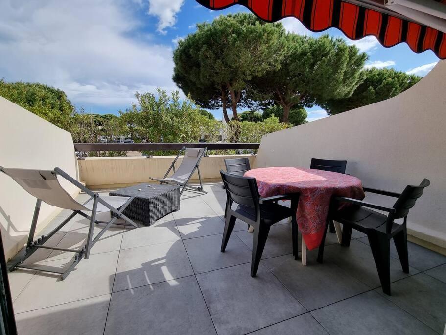 En Bord De Mer, Avec Grande Terrasse Et Climatisation Le Grau-du-Roi Bagian luar foto